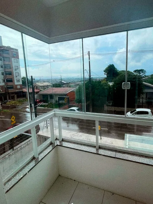Fechamento de sacada em vidro temperado em condomínio de Cachoeirinha RS